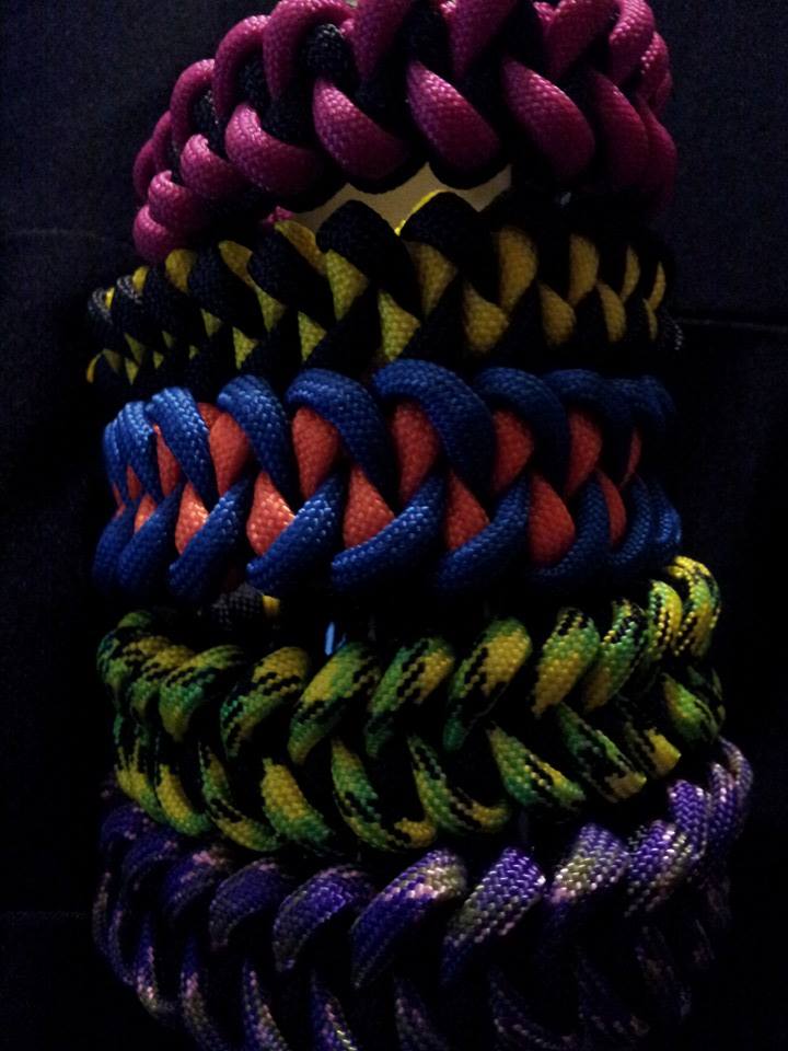 Bi-colored Cobra Stitch, Heart Weave, or Shark's Tooth Paracord Bracelet  (without charm)